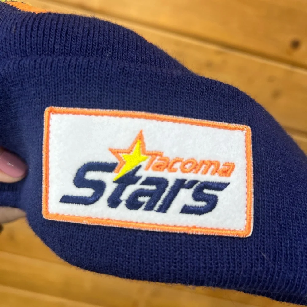 Vintage Tacoma Stars Pom Pom Cuffed Beanie Hat – Retro 1980 - 1990s PNW Soccer